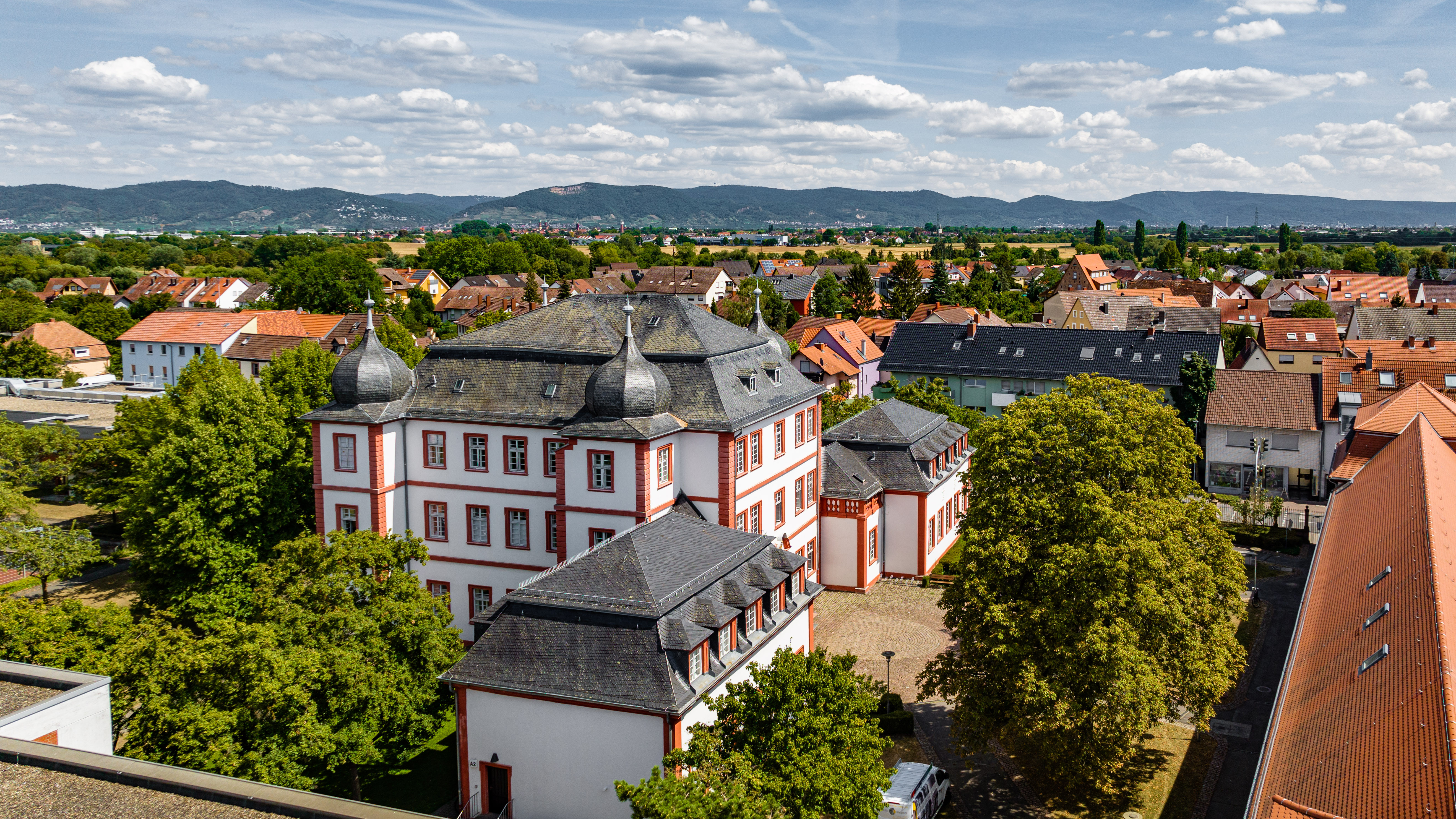 Schloss-Schule Luftbild